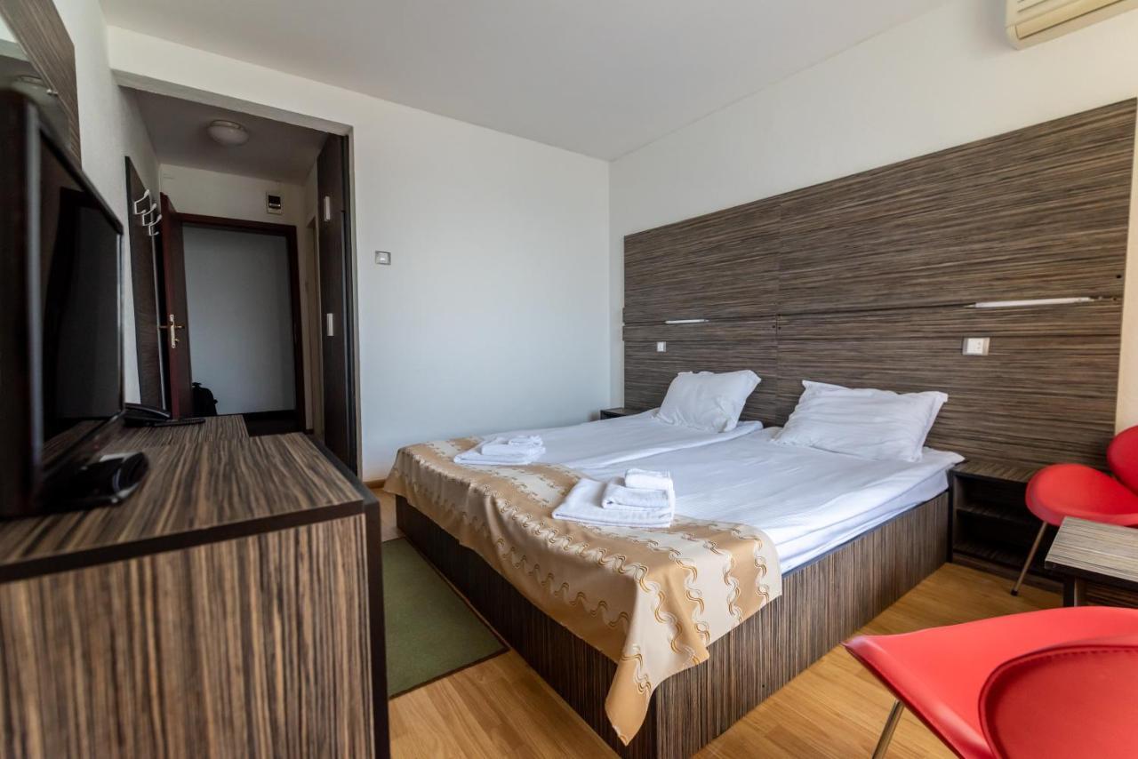 Hotel Capitol 3*